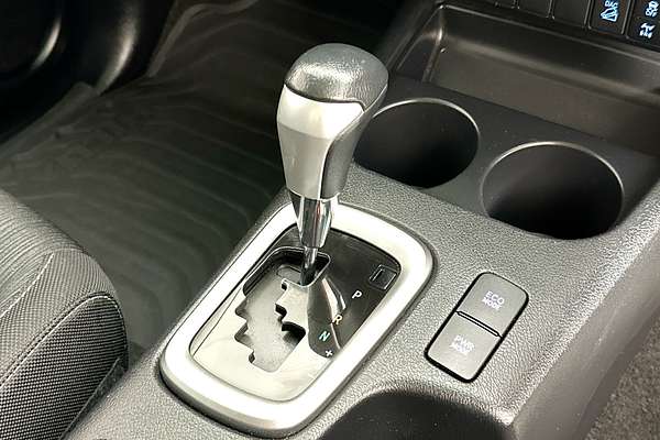 2021 Toyota HILUX SR5 (4x4) GUN126R FACELIFT 4X4