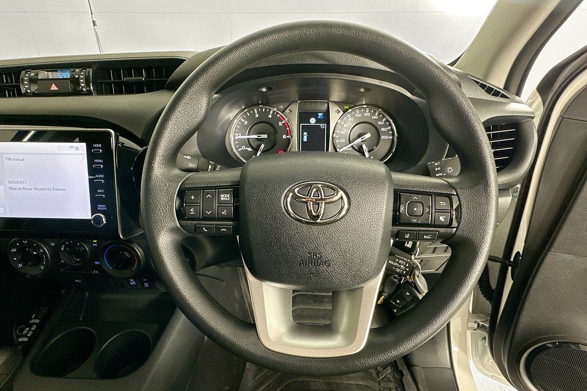 2025 Toyota HILUX SR (4x4) STEEL WHEELS GUN126R RC 4X4