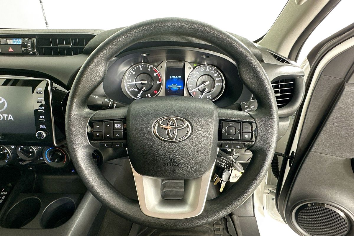 2025 Toyota HILUX SR (4x4) GUN126R RC 4X4