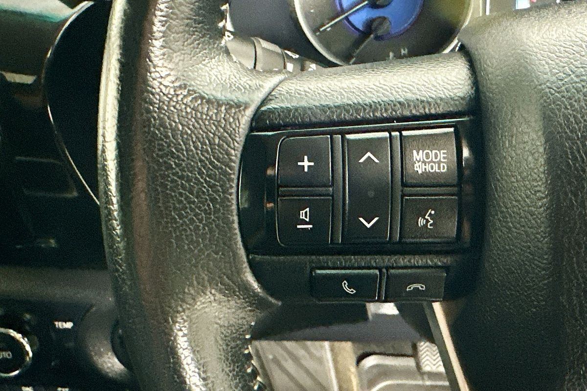 2017 Toyota HILUX SR5 (4x4) GUN126R 4X4