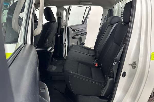 2021 Toyota HILUX SR (4x4) GUN126R FACELIFT 4X4