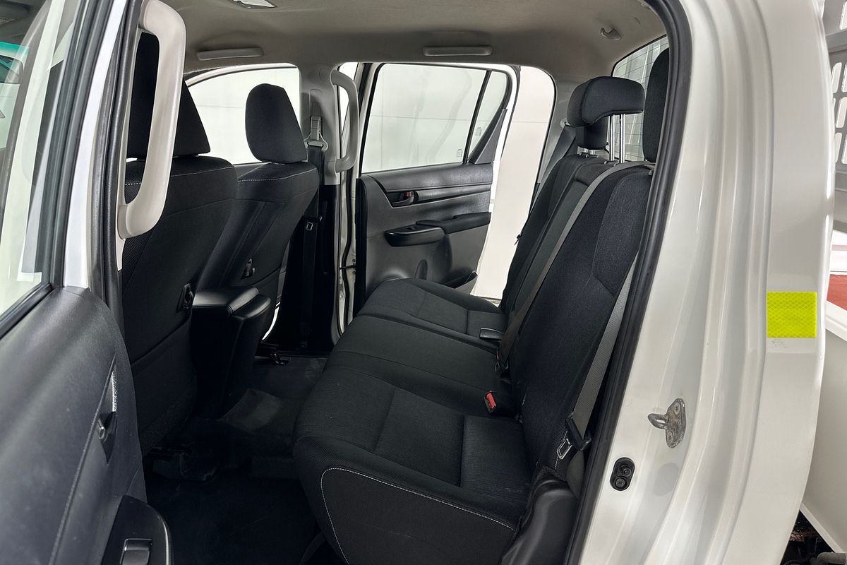 2021 Toyota HILUX SR (4x4) GUN126R FACELIFT 4X4