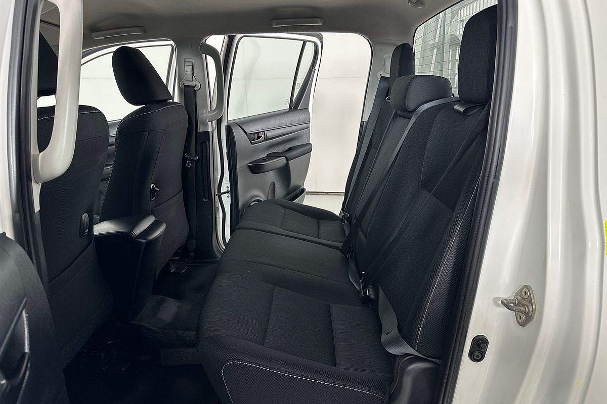 2021 Toyota HILUX SR (4x4) GUN126R FACELIFT 4X4