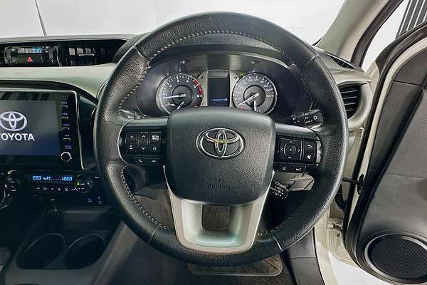 2021 Toyota HILUX SR5 (4x4) GUN126R FACELIFT 4X4