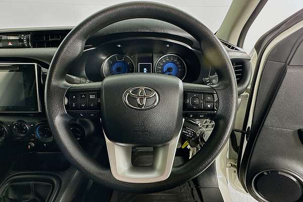 2020 Toyota HILUX SR (4x4) GUN126R FACELIFT 4X4