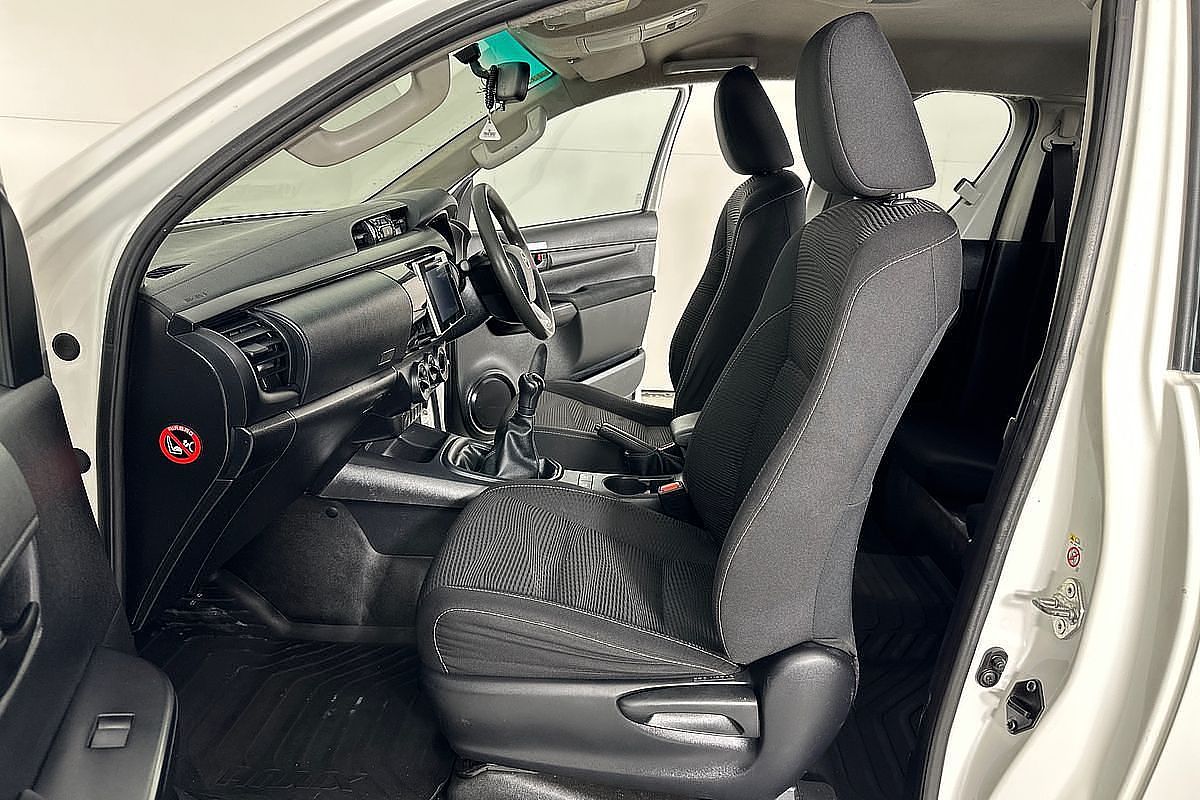 2018 Toyota Hilux SR GUN126R 4X4