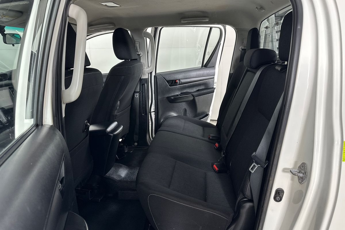 2021 Toyota HILUX SR (4x4) GUN126R 4X4