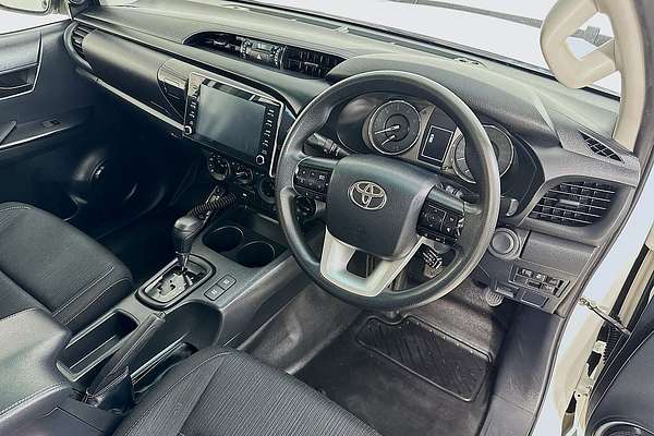2021 Toyota HILUX SR (4x4) GUN126R FACELIFT 4X4