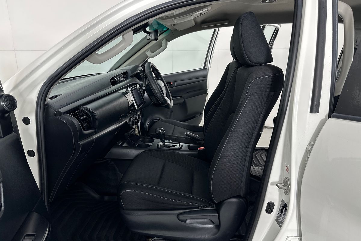 2019 Toyota HILUX SR (4x4) GUN126R MY19 UPGRADE 4X4