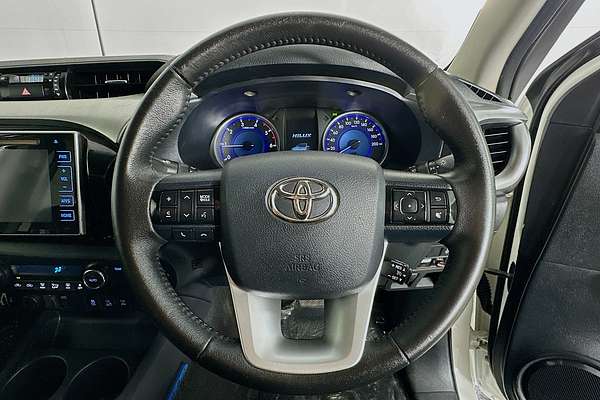 2016 Toyota HILUX SR5 (4x4) GUN126R 4X4