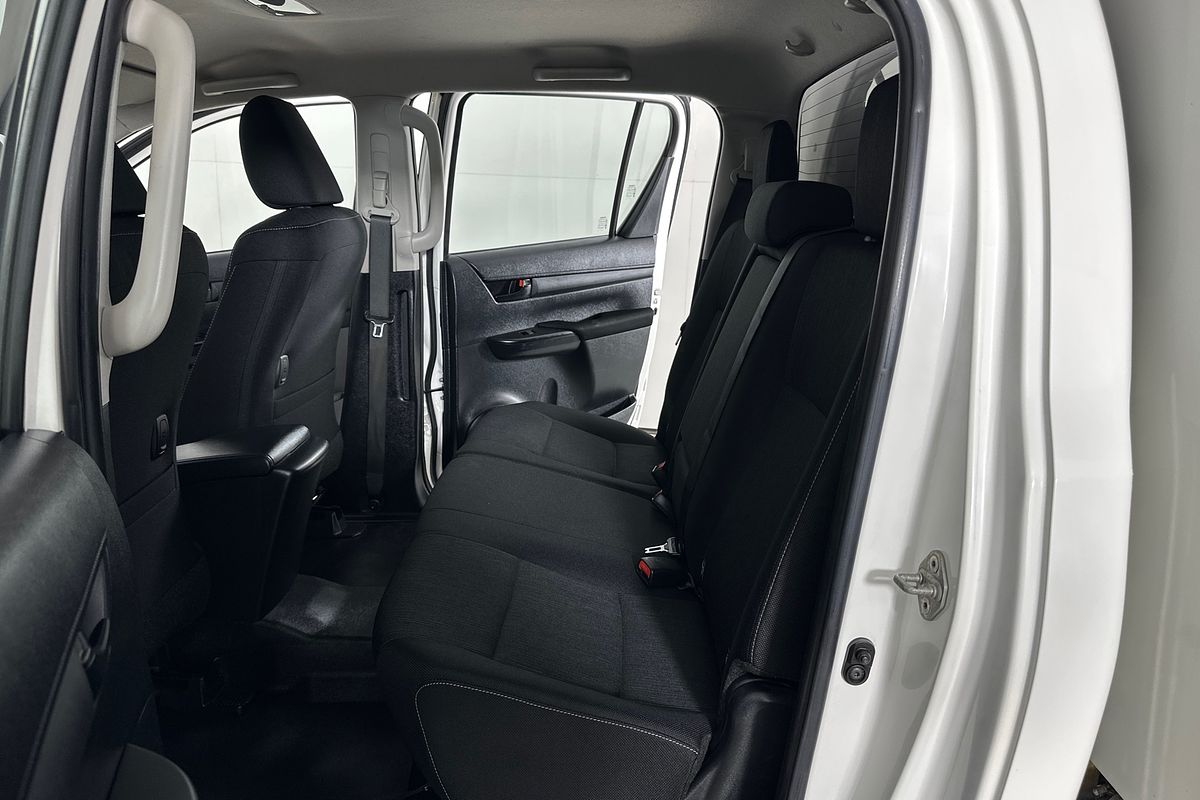 2018 Toyota HILUX SR (4x4) GUN126R MY17 4X4