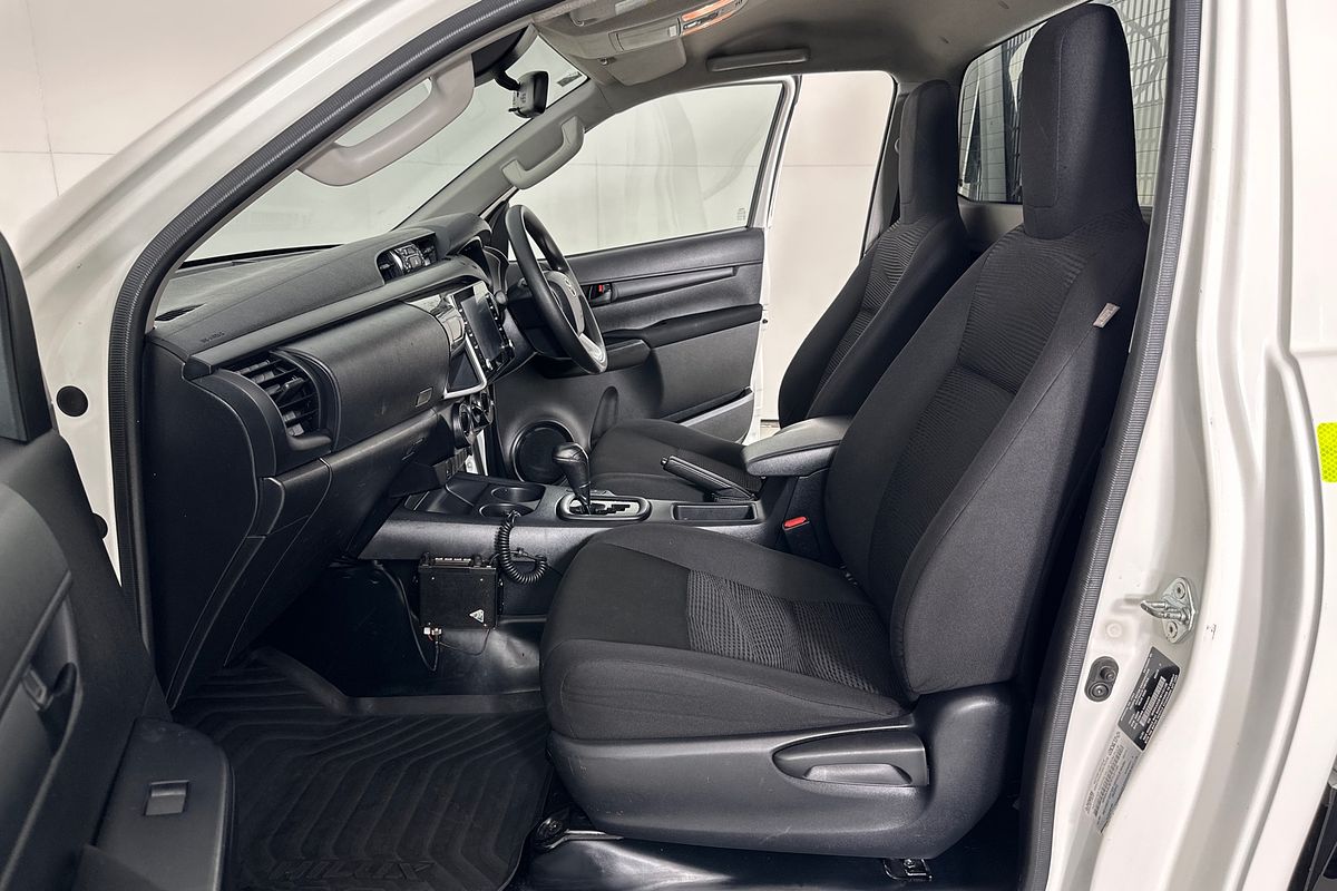 2021 Toyota HILUX SR (4x4) GUN126R 4X4