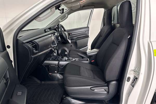 2021 Toyota HILUX SR (4x4) GUN126R 4X4