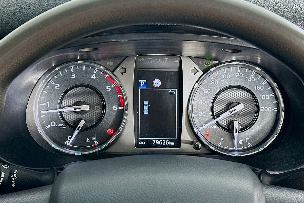 2020 Toyota HILUX SR (4x4) GUN126R FACELIFT 4X4