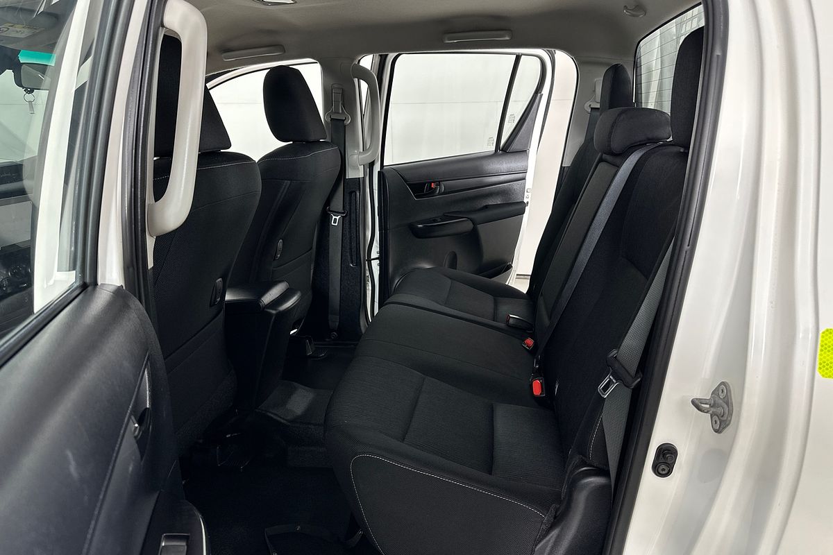 2021 Toyota HILUX SR (4x4) GUN126R FACELIFT 4X4
