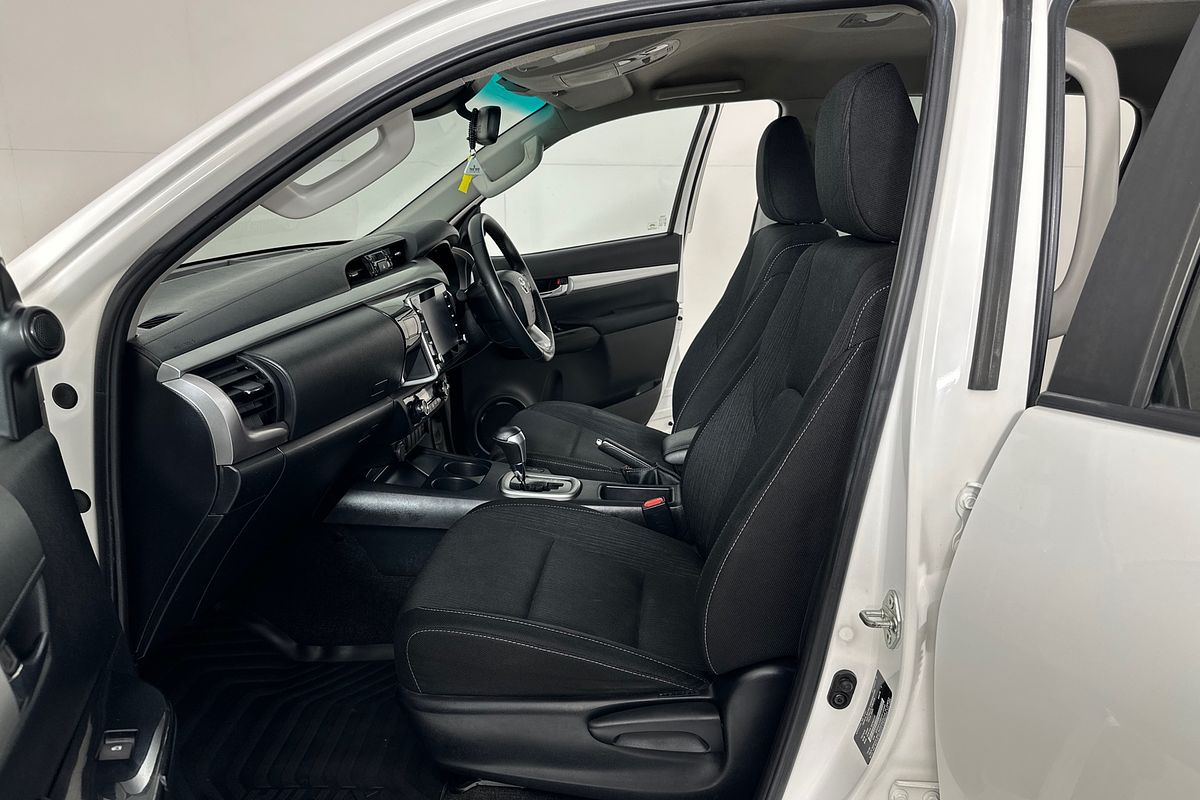 2020 Toyota HILUX SR5 GUN126R 4X4