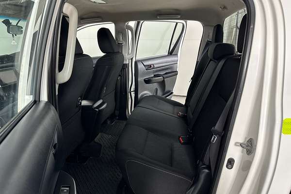 2016 Toyota HILUX SR (4x4) GUN126R 4X4
