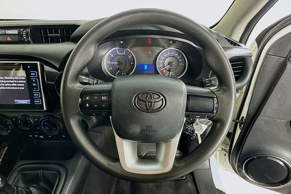 2017 Toyota HILUX SR (4x4) GUN126R 4X4