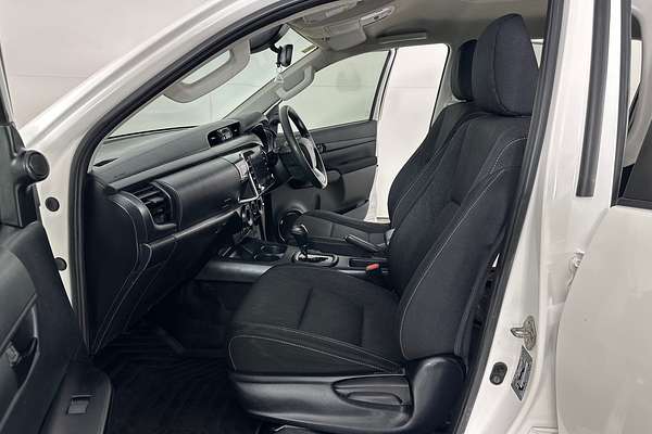 2021 Toyota HILUX SR (4x4) GUN126R 4X4