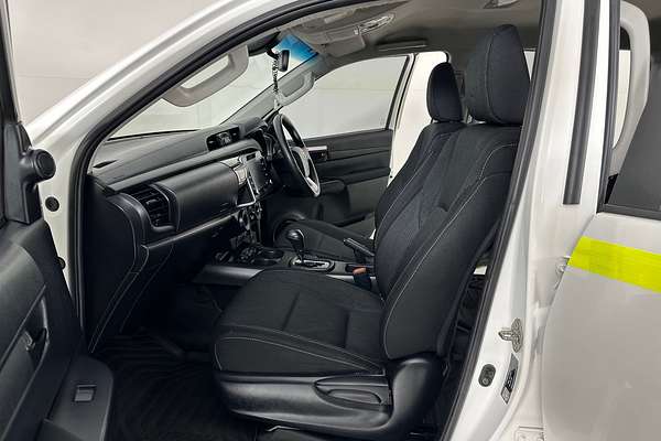2022 Toyota HILUX SR (4x4) GUN126R 4X4