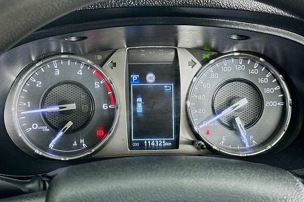2020 Toyota HILUX SR (4x4) GUN126R FACELIFT 4X4
