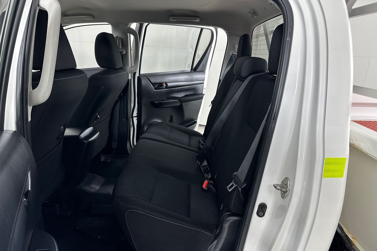2021 Toyota HILUX SR (4x4) GUN126R FACELIFT 4X4