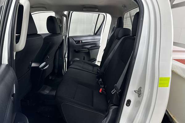 2021 Toyota HILUX SR (4x4) GUN126R FACELIFT 4X4