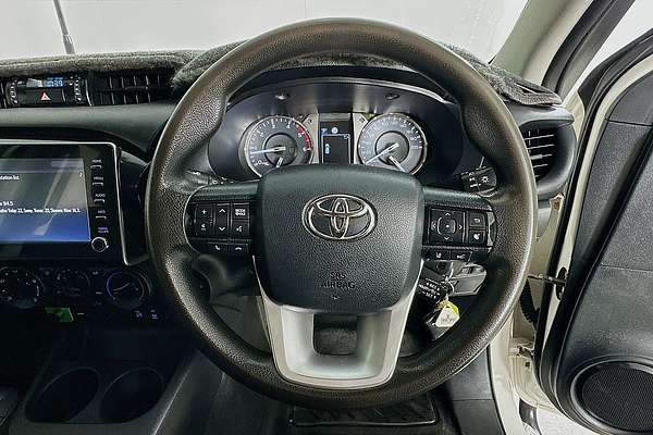 2021 Toyota HILUX SR (4x4) GUN126R FACELIFT 4X4