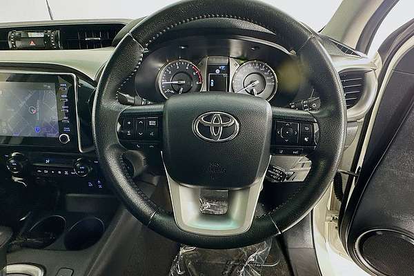 2021 Toyota HILUX SR5 (4x4) GUN126R FACELIFT 4X4