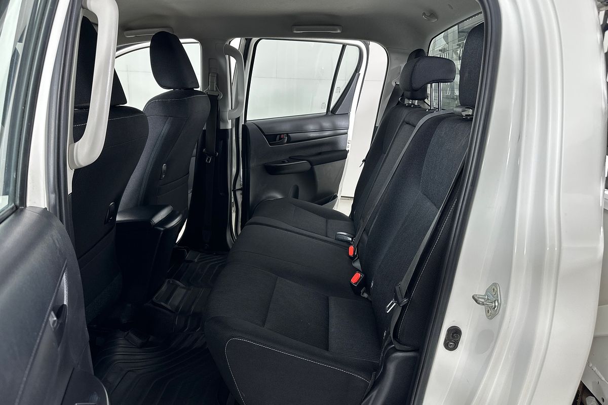 2021 Toyota HILUX SR (4x4) GUN126R FACELIFT 4X4
