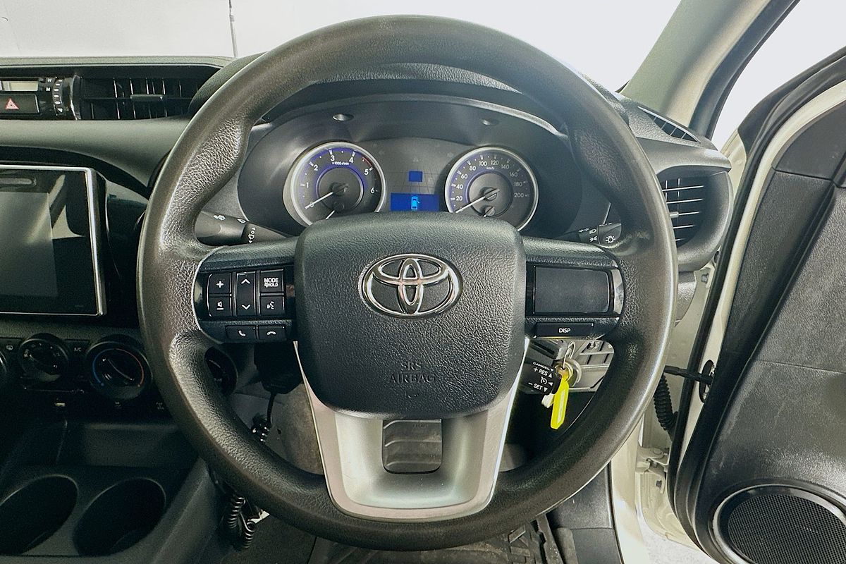 2015 Toyota HILUX SR GUN126R 4X4