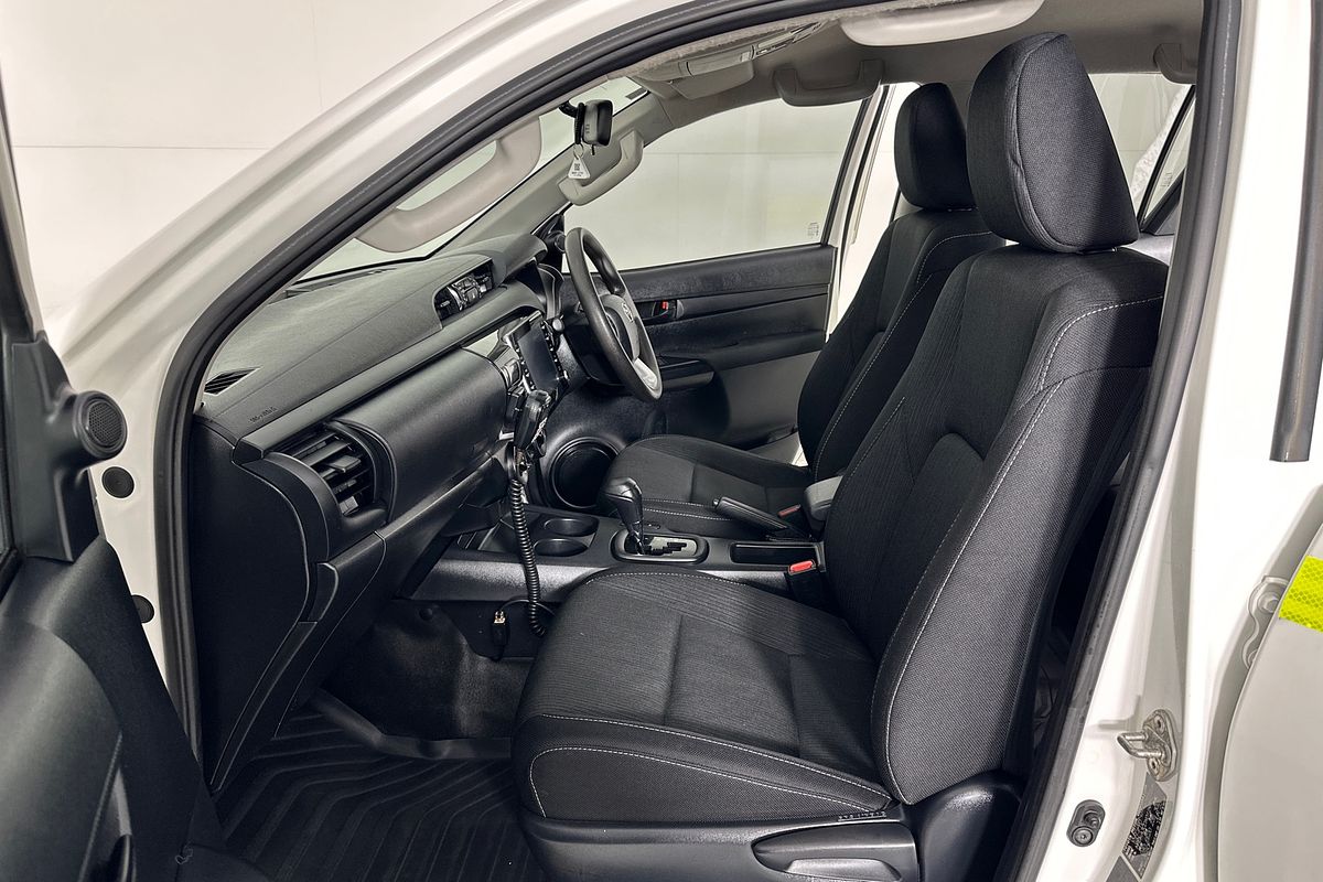 2023 Toyota HILUX SR (4x4) GUN126R 4X4