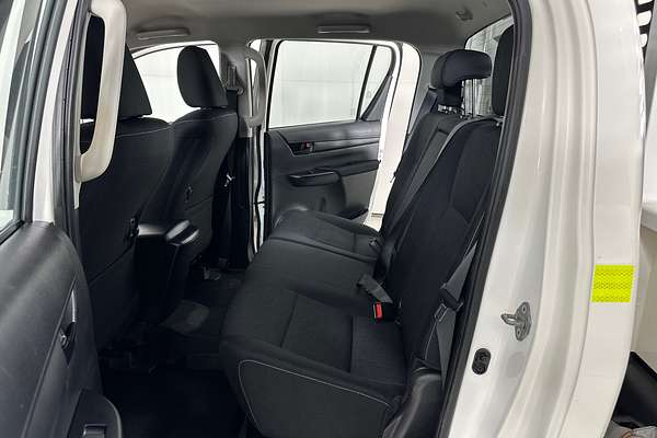 2021 Toyota HILUX SR (4x4) GUN126R FACELIFT 4X4