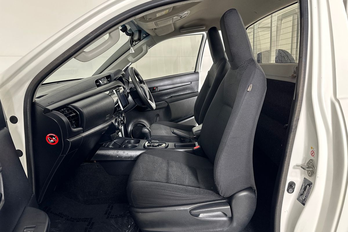 2016 Toyota HILUX SR (4x4) GUN126R 4X4