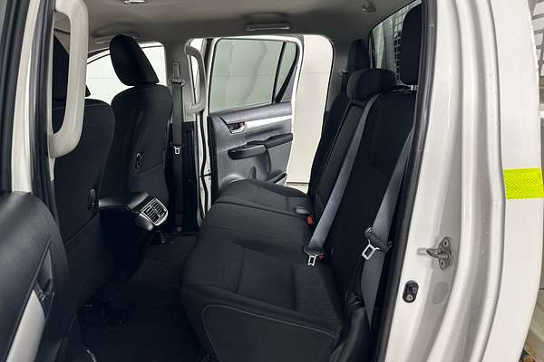 2021 Toyota HILUX SR5 (4x4) GUN126R FACELIFT 4X4