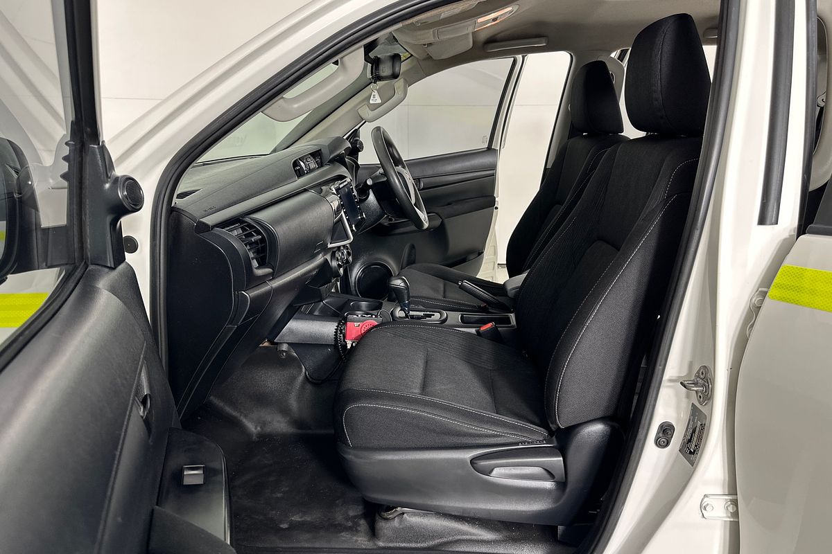 2021 Toyota HILUX SR (4x4) GUN126R FACELIFT 4X4