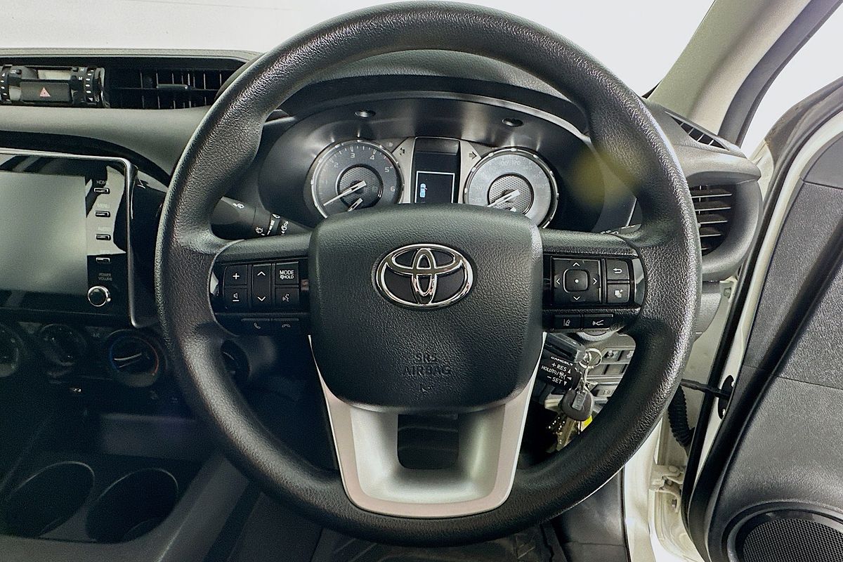 2024 Toyota HILUX SR GUN126R 4X4