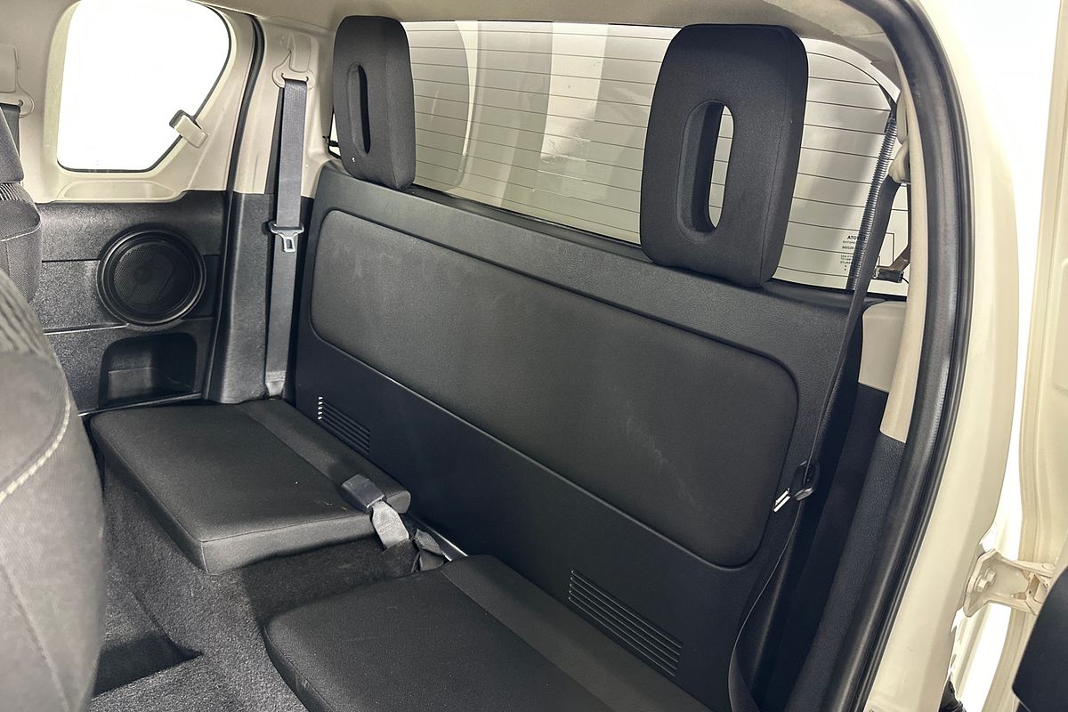 2016 Toyota HILUX SR (4x4) GUN126R 4X4