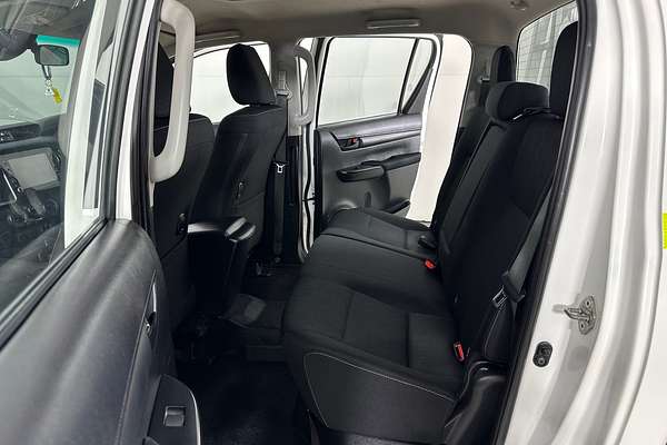 2022 Toyota HILUX SR (4x4) STEEL WHEELS GUN126R 4X4