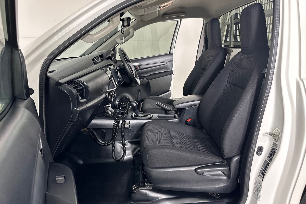 2023 Toyota HILUX SR GUN126R 4X4