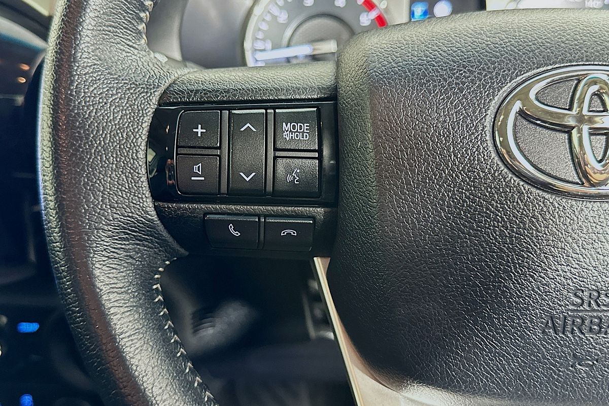2021 Toyota HILUX SR5 (4x4) GUN126R FACELIFT 4X4