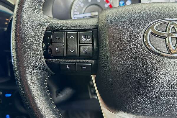 2021 Toyota HILUX SR5 (4x4) GUN126R FACELIFT 4X4
