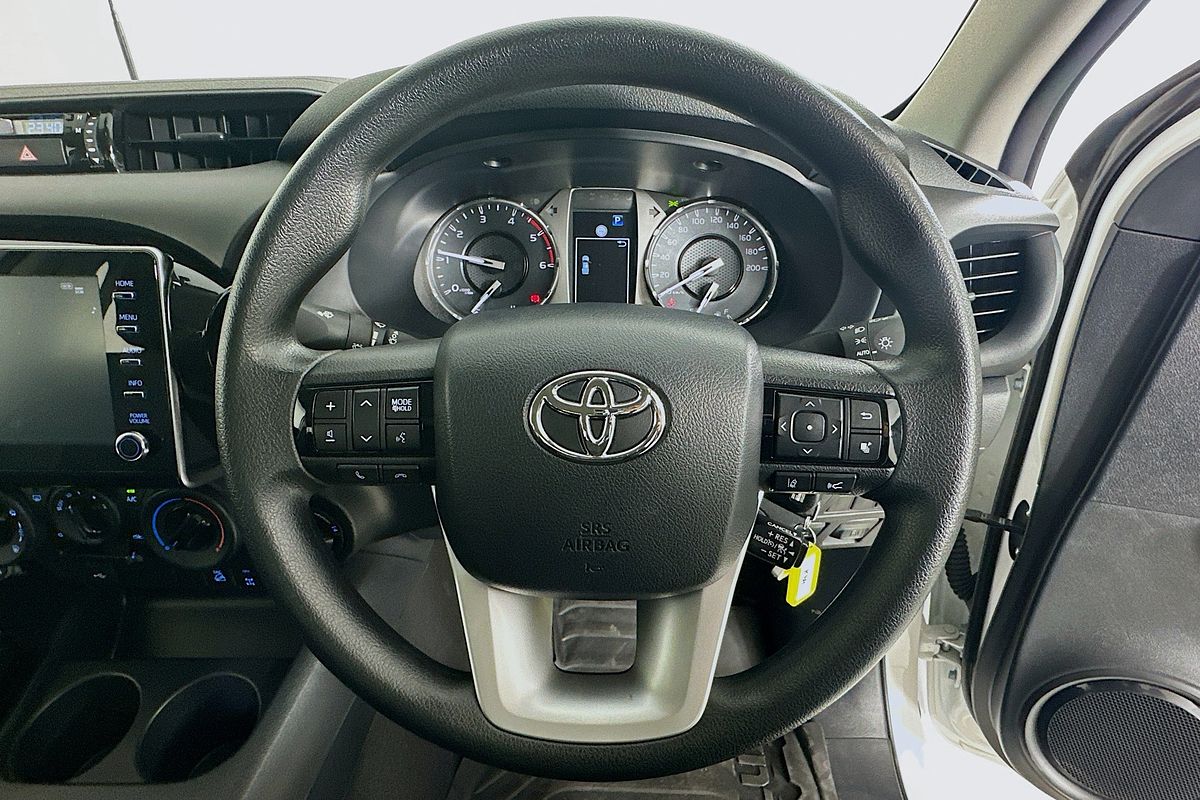 2024 Toyota HILUX SR GUN126R 4X4