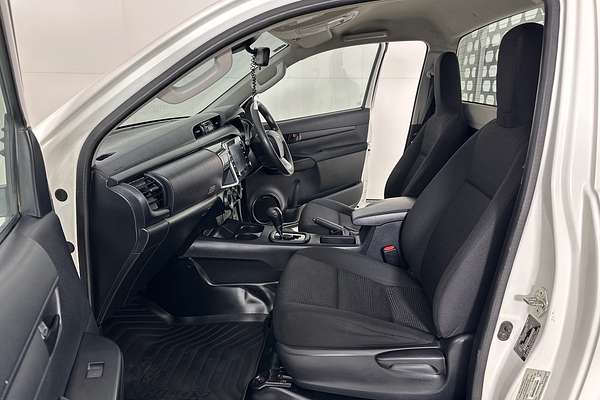 2020 Toyota HILUX SR (4x4) GUN126R MY19 UPGRADE 4X4