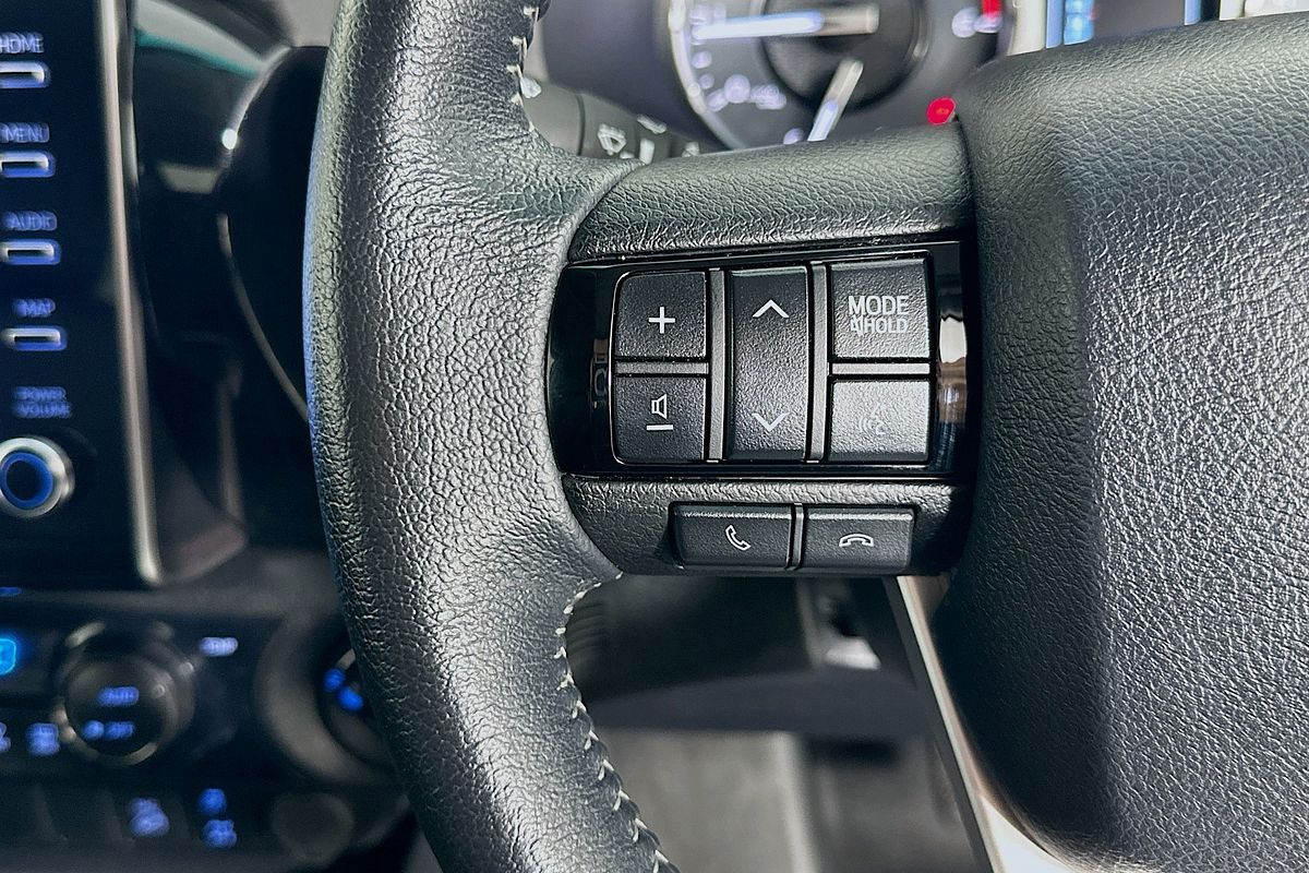 2023 Toyota HILUX SR5 (4x4) GUN126R 4X4