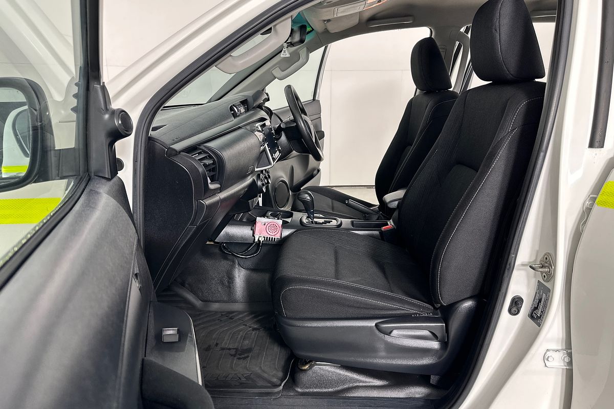 2021 Toyota HILUX SR (4x4) GUN126R FACELIFT 4X4