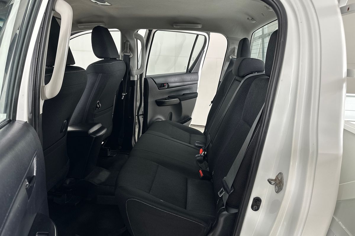 2020 Toyota HILUX SR (4x4) GUN126R FACELIFT 4X4