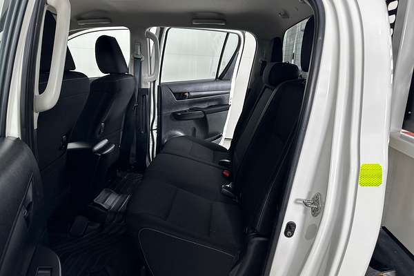 2021 Toyota HILUX SR (4x4) GUN126R FACELIFT 4X4