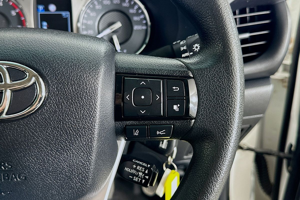 2020 Toyota HILUX SR (4x4) GUN126R FACELIFT 4X4