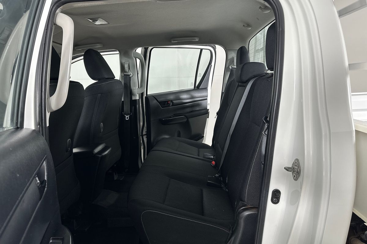 2020 Toyota HILUX SR (4x4) GUN126R FACELIFT 4X4